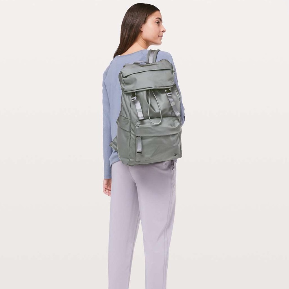 Lululemon On My Level Rucksack 18L